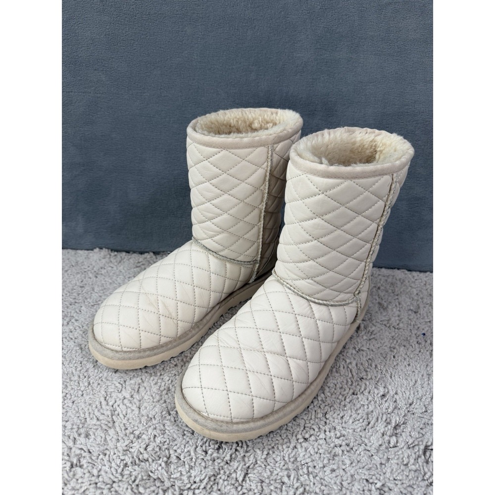 UGG Boots Women's Size 7 Quilted Cream Ivory White